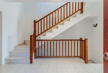 Chalet adosado · Alquiler a largo plazo ·