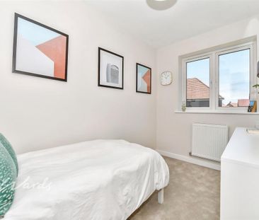 3 bedroom semi-detached house to rent - Photo 5