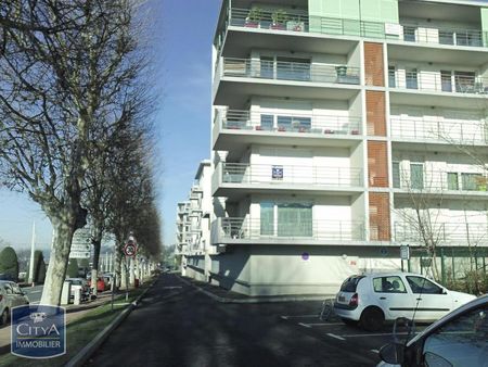 Location Appartement 1 pièce 25m² ST PRIEST EN JAREZ 42270 - Photo 3