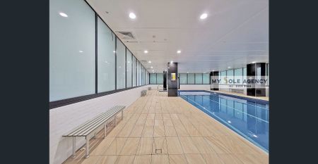 LUXURY TWO-BEDROOM APARTMENT IN PRIME LOCATION - Photo 4