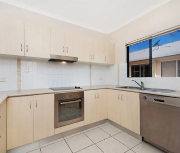 Contemporary living in Trinity Beach - Photo 4