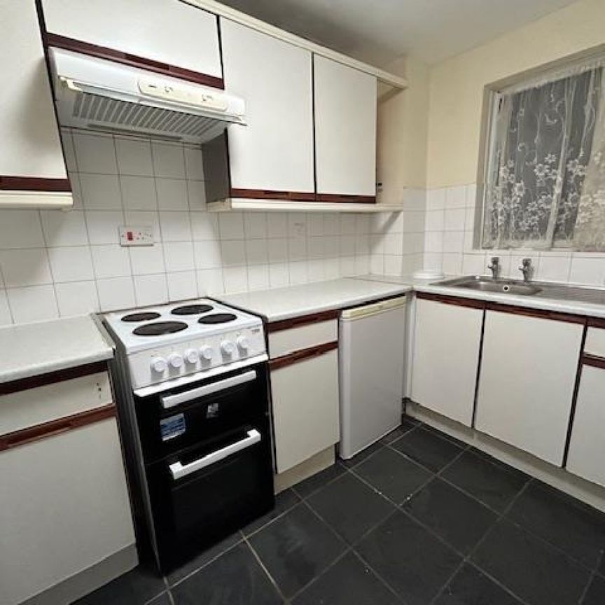 2 Bedroom Flat To Let - Photo 1