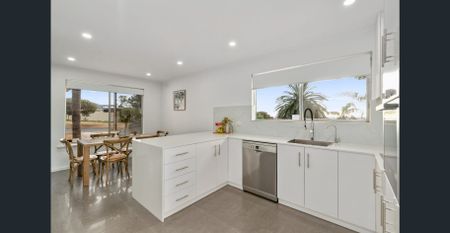 Spacious and Renovated Family Home - Photo 2