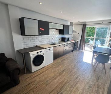 1 bedroom in a house share to rent - Photo 3