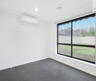 56 Sommeville Drive, Roxburgh Park VIC 3064 - House For Rent | Domain - Photo 4