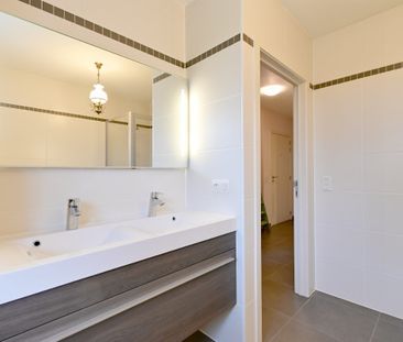 Te huur: recent en lichtrijk 2 slpk app met tuin in Kaprijke - Photo 4