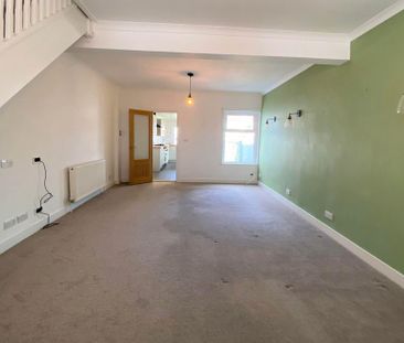 2 bedroom terraced house to rent - Photo 2