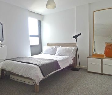 2 Bed Flat, Courtenay House, SW2 - Photo 5