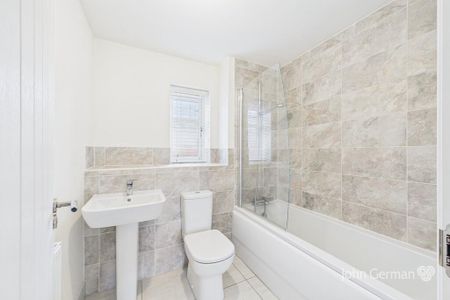 3 bedroom semi-detached house to rent - Photo 5