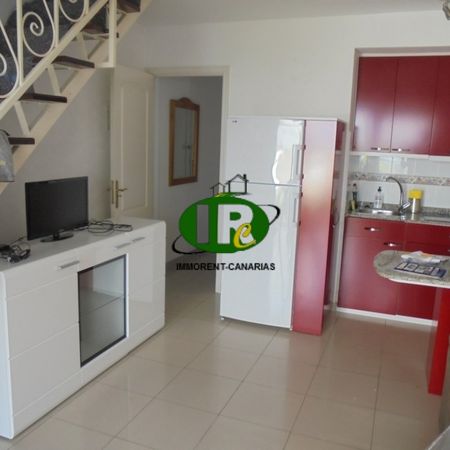 Duplex bungalow with 2 bedrooms and 1 bathroom on 65 sqm of living space for rent in Playa del Ingles - Photo 2