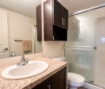 Bright & Air Conditioned 2 Bed Condo In Copperfield | 2 Parking Sta... - Photo 2