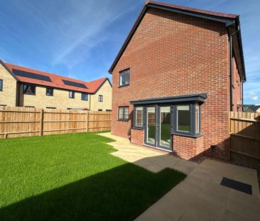 4 bedroom detached house to rent - Photo 6