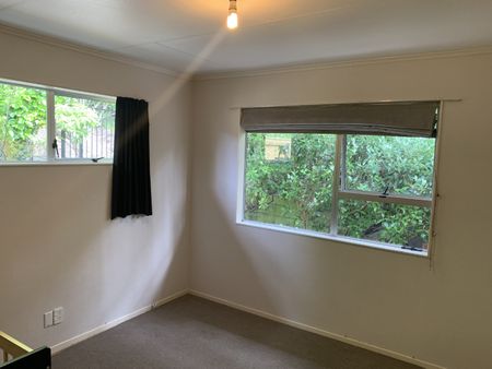 Sunny two bedroom with Great Views - Photo 2