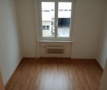 Grosszügige Wohnung mit Balkon und tollem Bad! - Photo 4