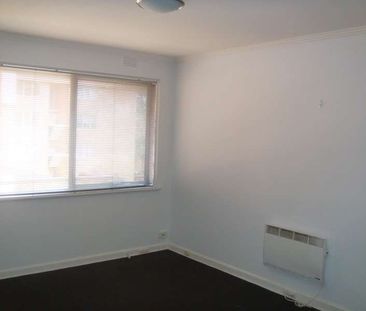7/14 Fordholm Road, Hawthorn VIC 3122 - Photo 2