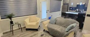 Location, Location 5 mins to Rio Can Meadows all amenities close by. | Edmonton - Photo 1