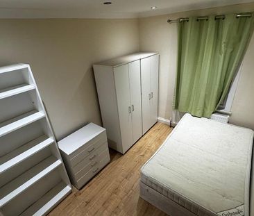 6 bedroom house of multiple occupation to rent - Photo 3