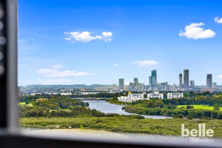 Elevated Waterview & Cityscape Panorama | Massive Internal & Floorboarded Sunroom - Photo 2