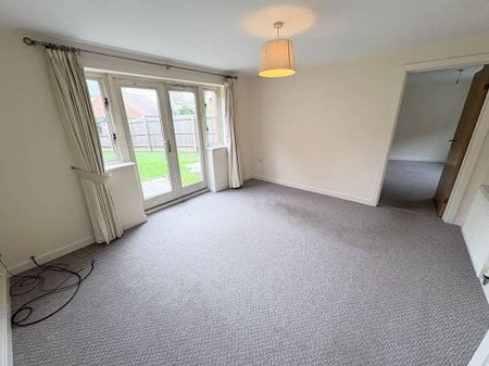 3 bedroom semi-detached house to rent - Photo 2