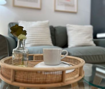 Modern room in Sol - Photo 1