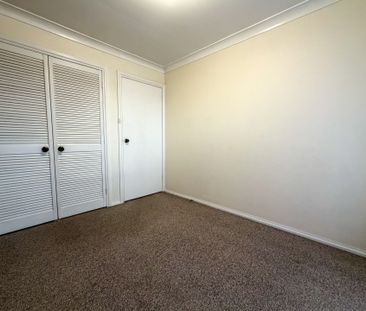 Stylish & Spacious Townhouse Living in Prime South Penrith Location - Photo 2