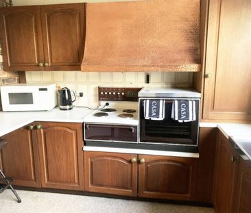 Water frontage 3 level Family home All rooms with water view - Photo 2