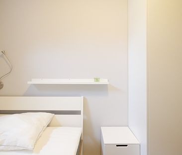 Modern möblierte Wohnung mitten in Kleefeld – mit Internet - Foto 1