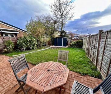 3 bedroom semi-detached house to rent - Photo 5