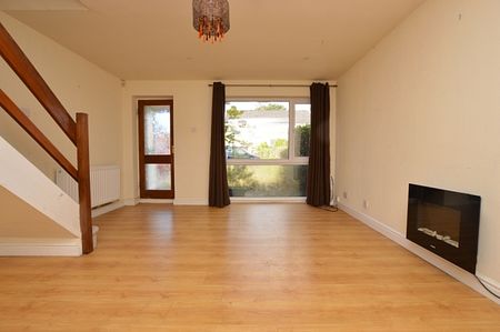 3 Bedroom Semi-Detached House - Photo 5