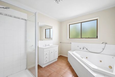 Modern Townhouse in Prime Location - Photo 2