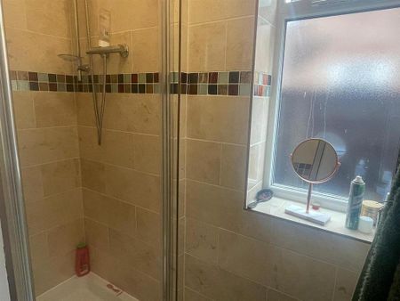 5 bedroom private hall to rent - Photo 4