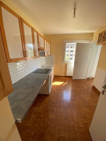 Location Appartement 4 pièces 75m² LA MOTTE SERVOLEX 73290 - Photo 4