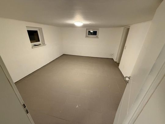 Kleine Kellerwohnung 37,5 m2 1 Zi. + Wohnküche und Bad - Photo 1