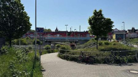 3 Zimmer, direkt am Puiseauplatz + Balkon + Carport + Einbauküche - Photo 4