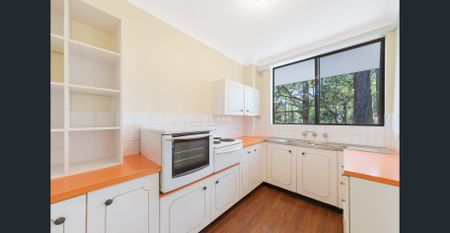 Spacious 2-Bedroom Apartment in Convenient Location - Photo 4