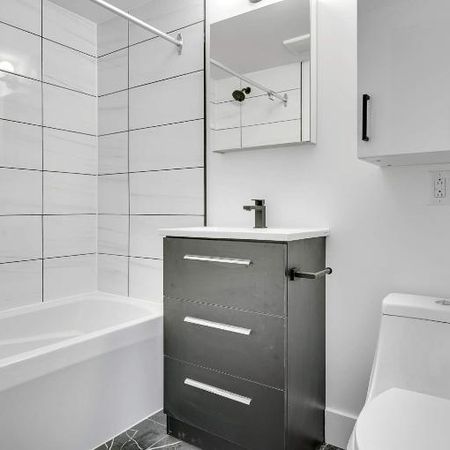 2 CH - 1 SDB - Montréal - $1,800 /mo - Photo 3