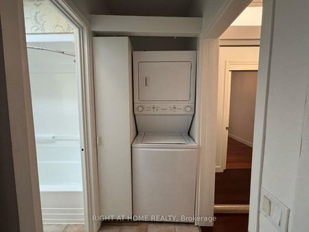For Lease - 3152 Dundas Street Unit# A, Toronto, Ontario - Photo 5