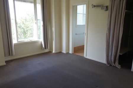 29 Speakmen Street, Kensington VIC 3031 - Photo 4