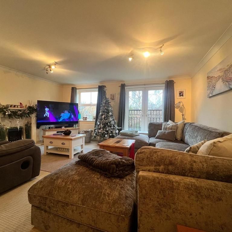 4 bedroom terraced house to rent - Photo 1