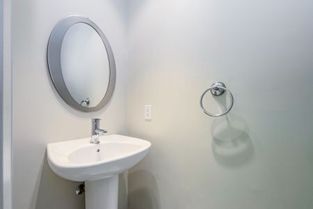 For Lease - 111 Elizabeth Street Unit# 1705, Toronto, Ontario - Photo 3