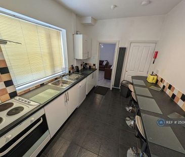 4 bedroom terraced house to rent - Photo 6