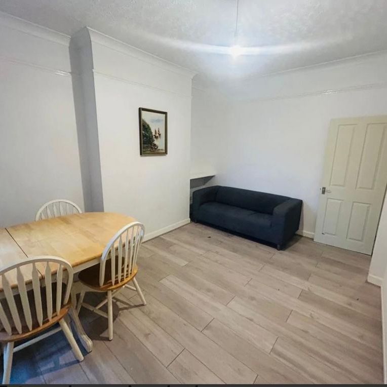 4 bedroom terraced house to rent - Photo 1