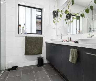 ROOM ONLY FOR RENT WITH SHARED FACILITIES - Photo 1