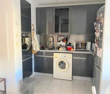 Location Appartement 2 pièces 45m² MARSEILLE 5ème - Photo 5