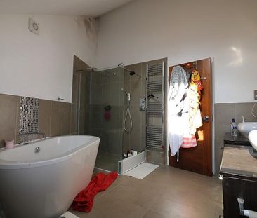 House share to rent - Photo 2