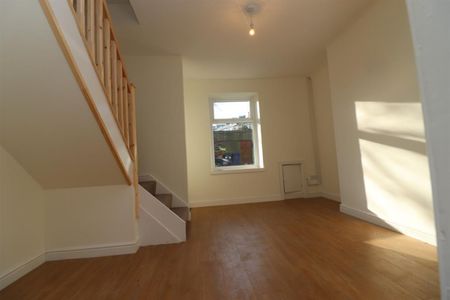 2 bedroom House To Let - Photo 5