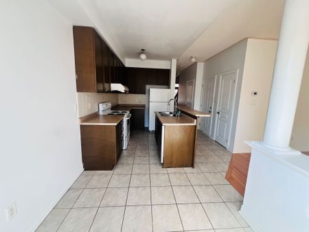 For Lease - 27 Thistle Avenue, Richmond Hill, Ontario - Photo 2