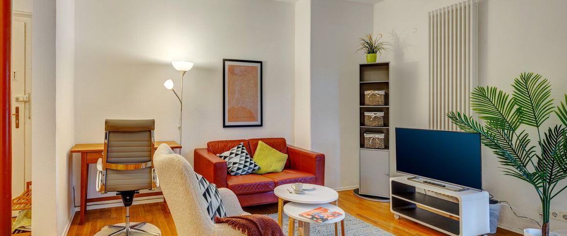 Quiet location in Giesing: Furnished 2-room period apartment - Photo 1