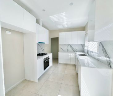 Newly Renovated Family Home In Prime Location! - Photo 5