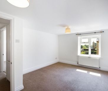 2 bedroom semi-detached house to rent - Photo 6